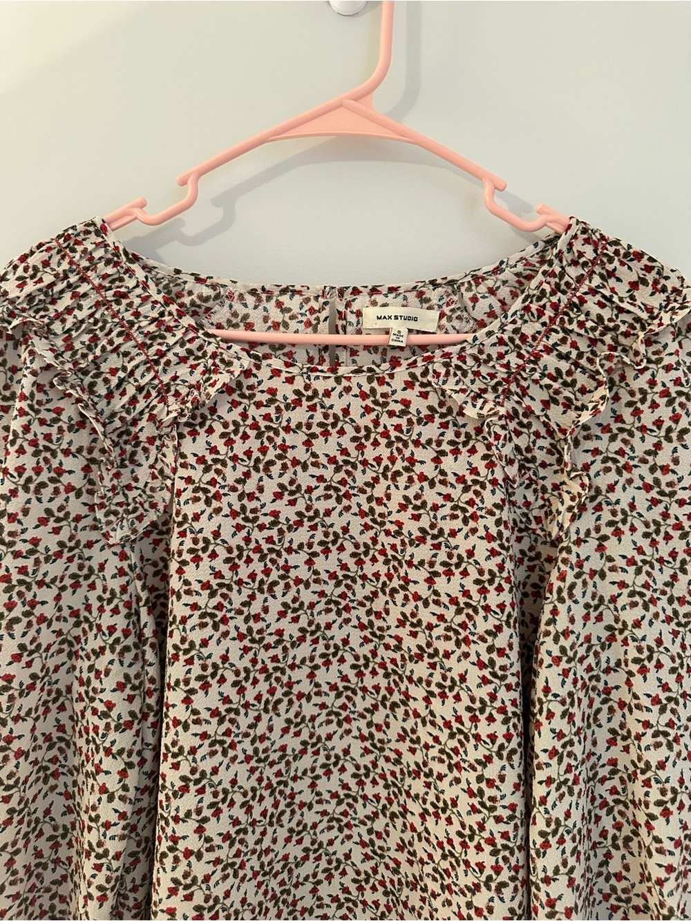 Max Studio Womens Blouse Small Floral Ruffle Shoulder Long Sleeve Cream Red Top